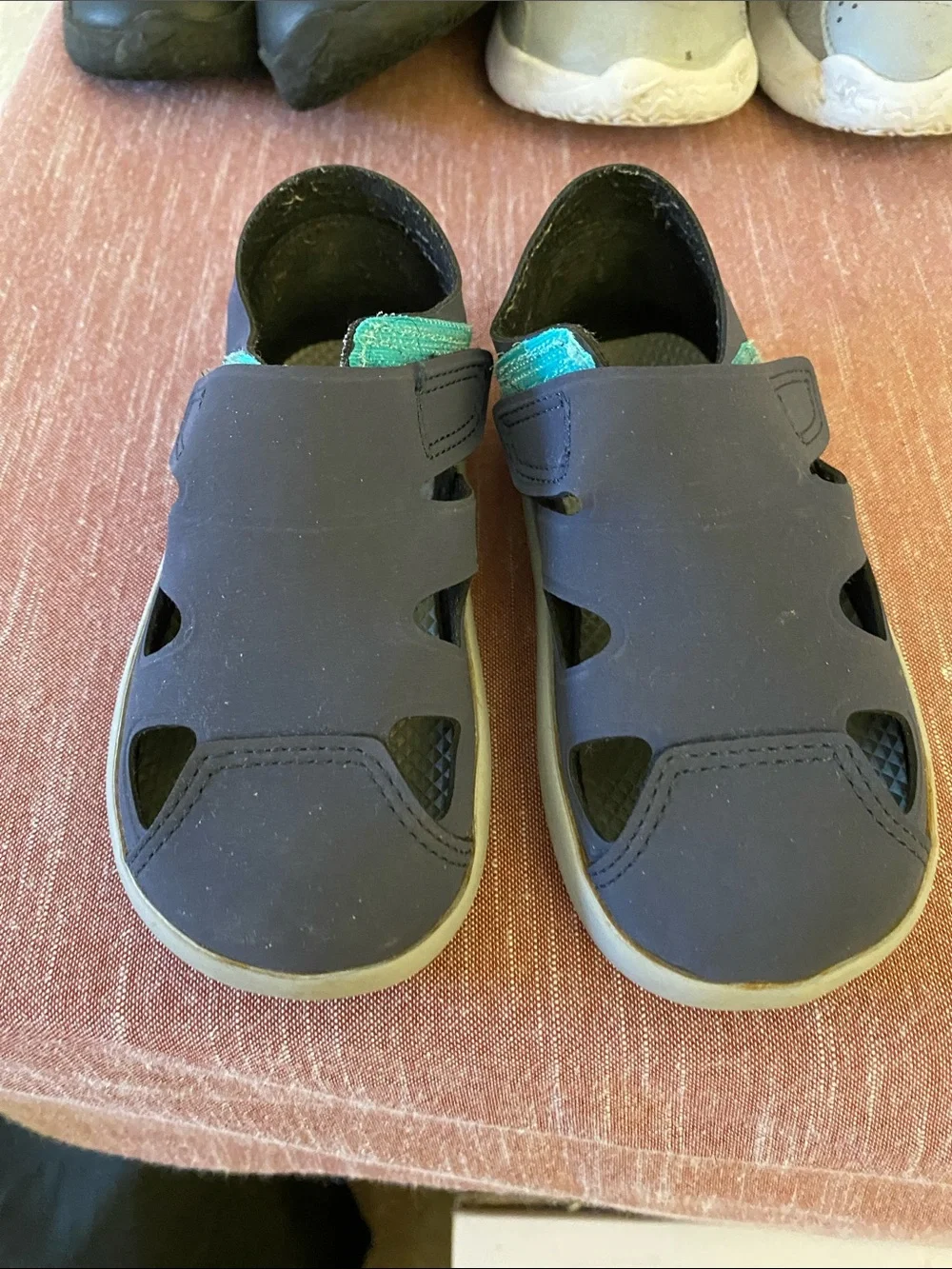 Nike easy off